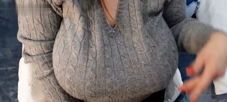 Hugeboobswife