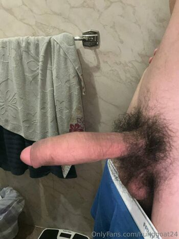 hunggoat24