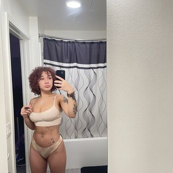 Iamnevaehakira