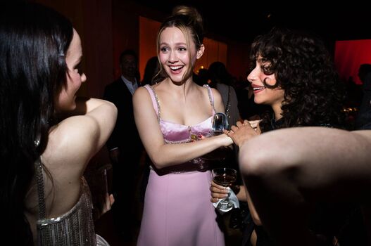 Iris Apatow