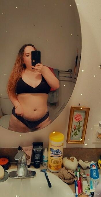 iris_nikole