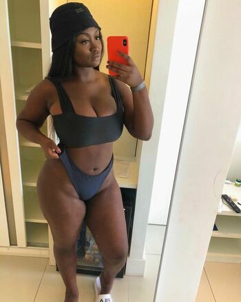 Isa Bombom