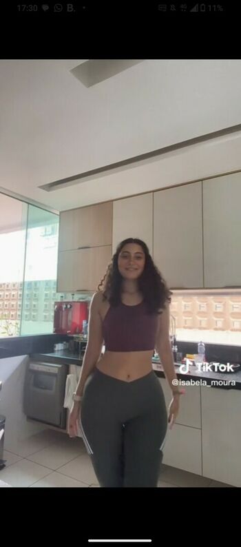 Isabela Moura