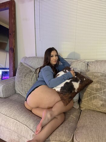 Isabella Alexis
