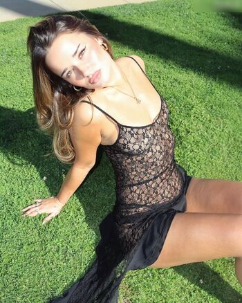 Isabelle Clarke