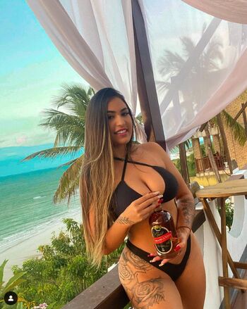 Isabelle Costa