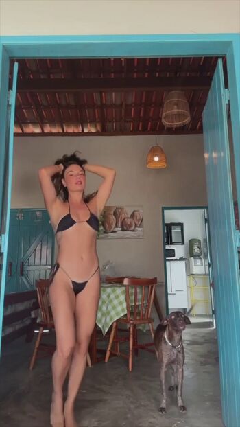 Isis Valverde