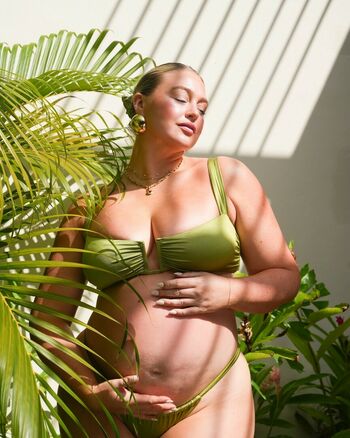 Iskra Lawrence