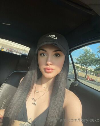 itsazaleaxo
