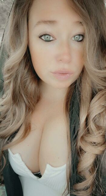 Ivy Mia