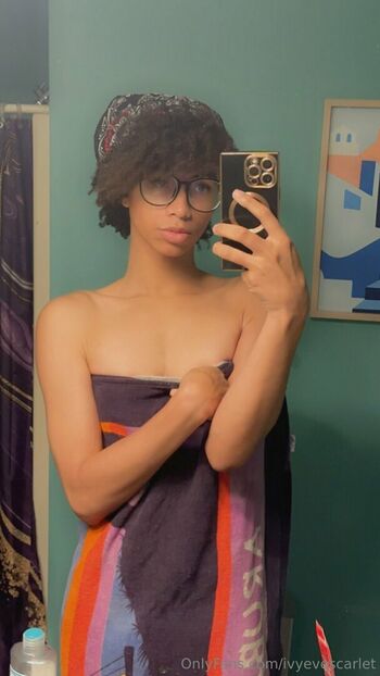 ivyevescarlet