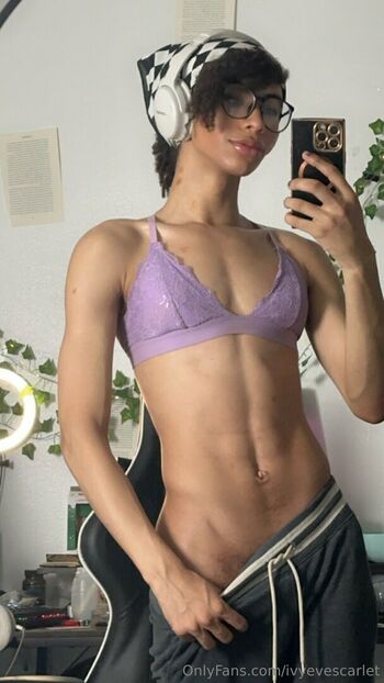 ivyevescarlet