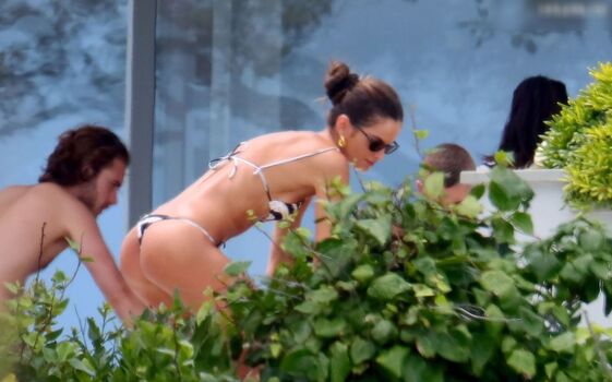 Izabel Goulart