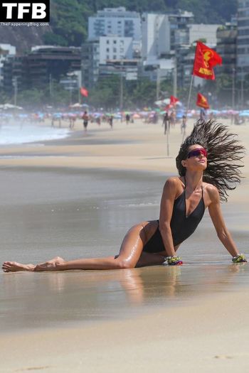 Izabel Goulart
