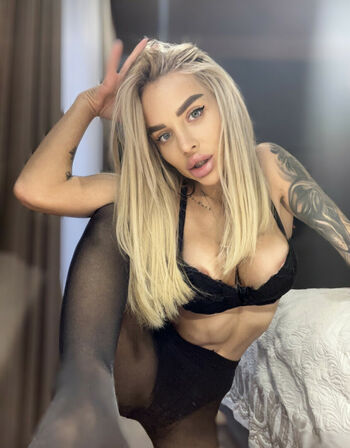 Jasmine Bombshell