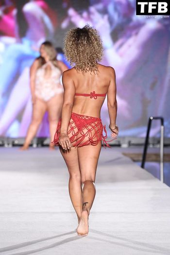 Jasmine Sanders