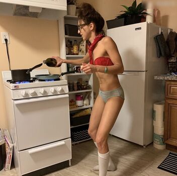 Jen Pop / Jen Razavi