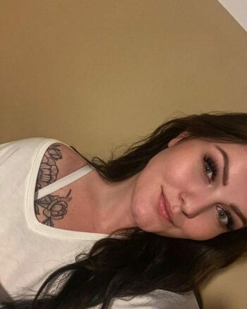 Jenifer Jiggles