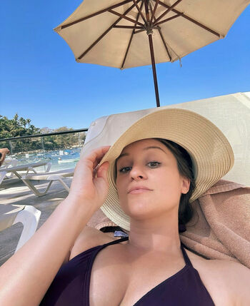 Jenna Ezarik