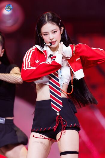 Jennie | BLΛƆKPIИK
