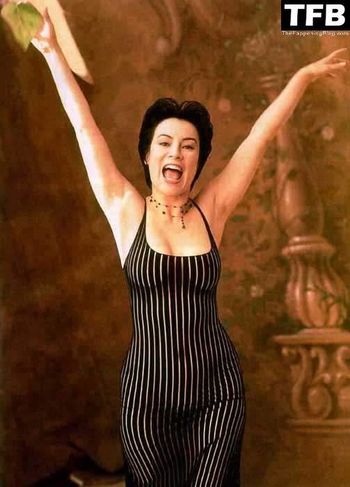 Jennifer Tilly