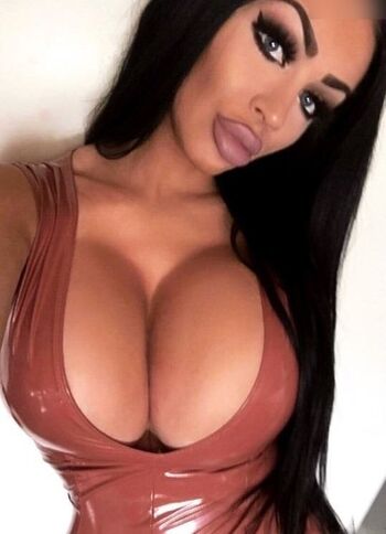 Jennydolce_90 bzw Jennybn90