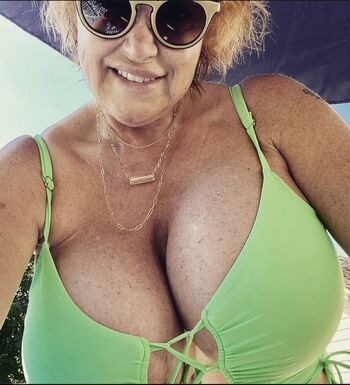 Jeri Juggies