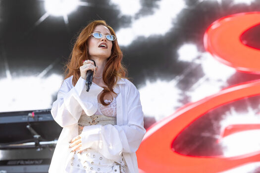 Jess Glynne