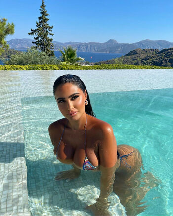 Jessica Foster