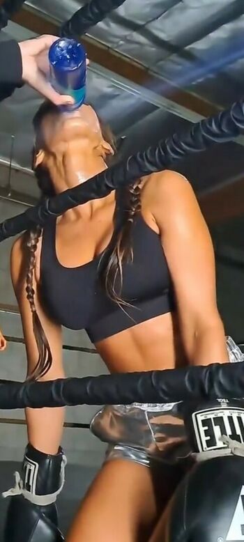 Jessica Lowndes