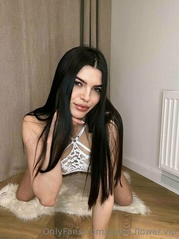 jessie_flower_vip