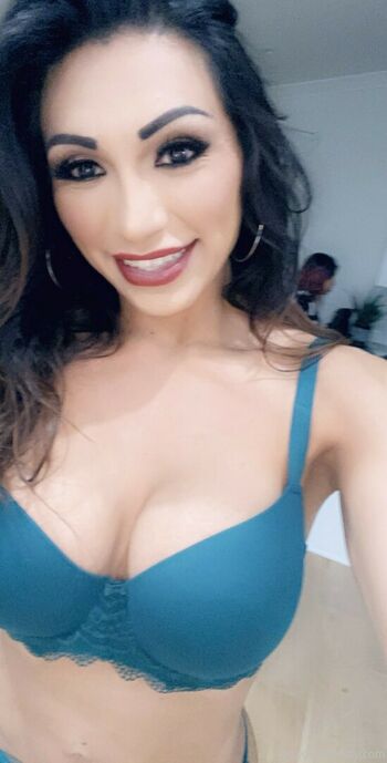Jessy Dubai