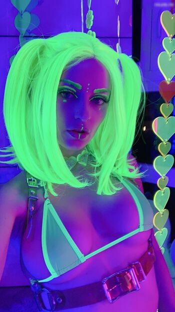Jewelz Blu