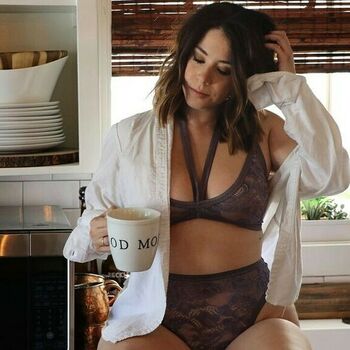Jillian Rose Reed