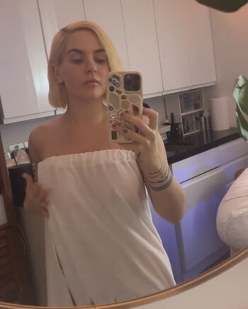Joanna Jojo Levesque