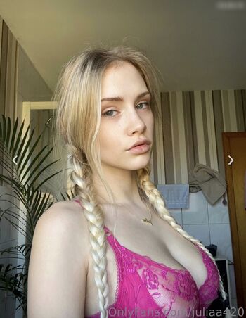 Julia Damro