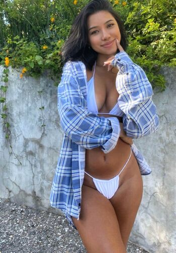 Julia Kelly