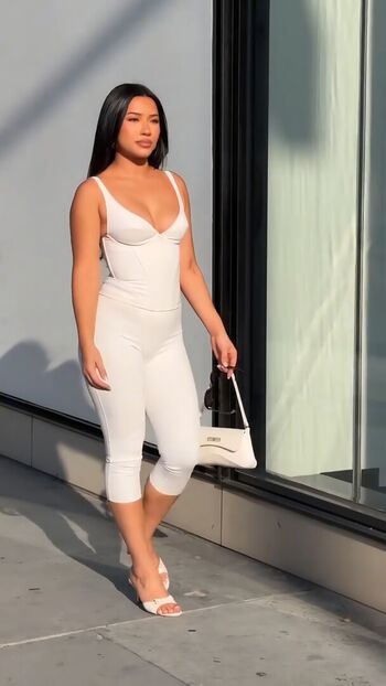 Julia Kelly