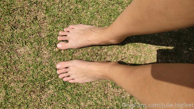 julie.bigfeet