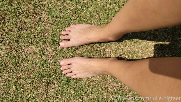 julie.bigfeet