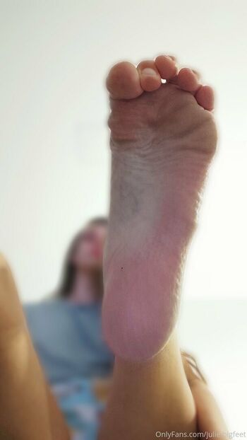 julie.bigfeet