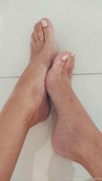 julie.bigfeet