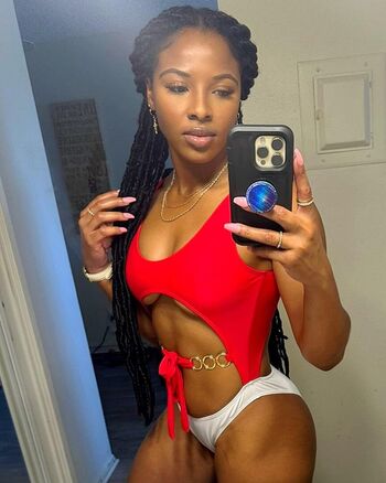 Kali Armstrong WWE