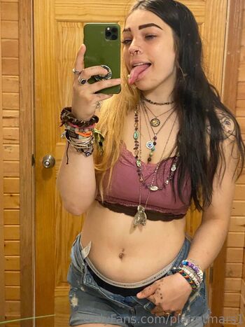 Kali Molzon