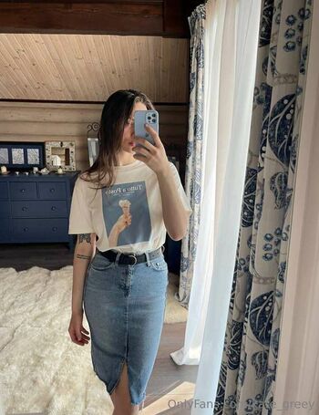 kate_greey