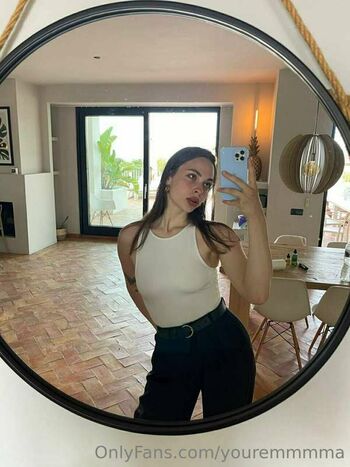 kate_greey