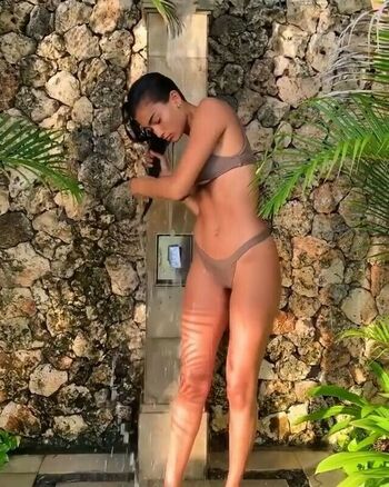 Kelly Gale