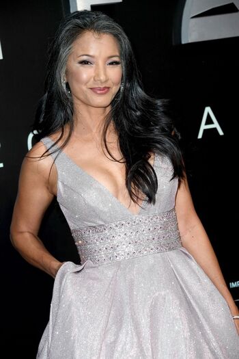 Kelly Hu