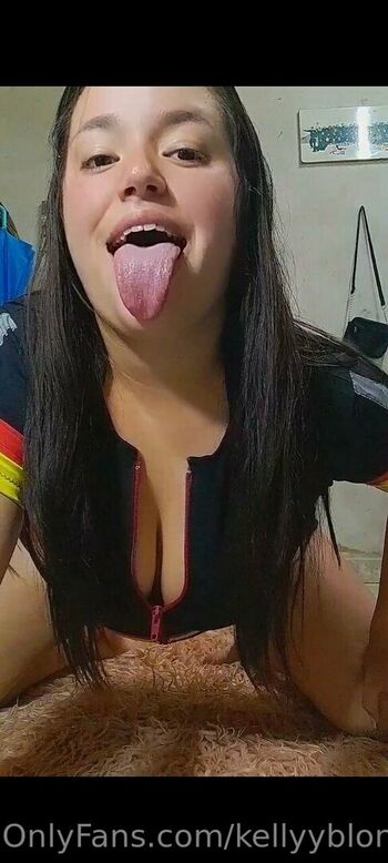 kellyyblonde