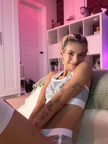 Kiana_akers